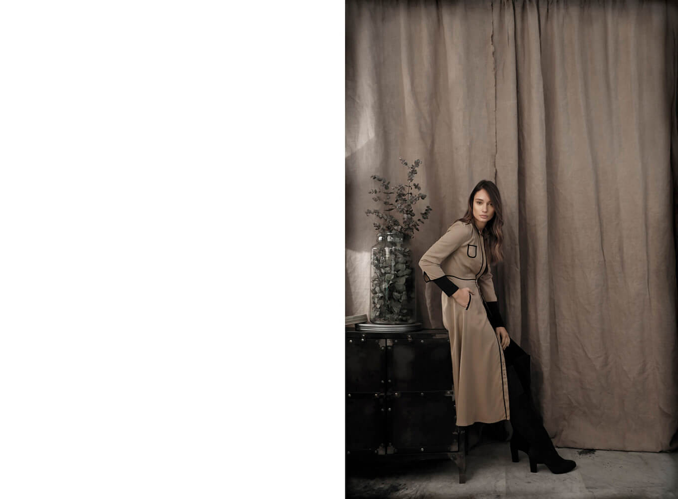 Angel-Ruiz-Ruiz-Fashion-Photographer-Campaign-FW-2017-Archeologie-Dress-1359x1000