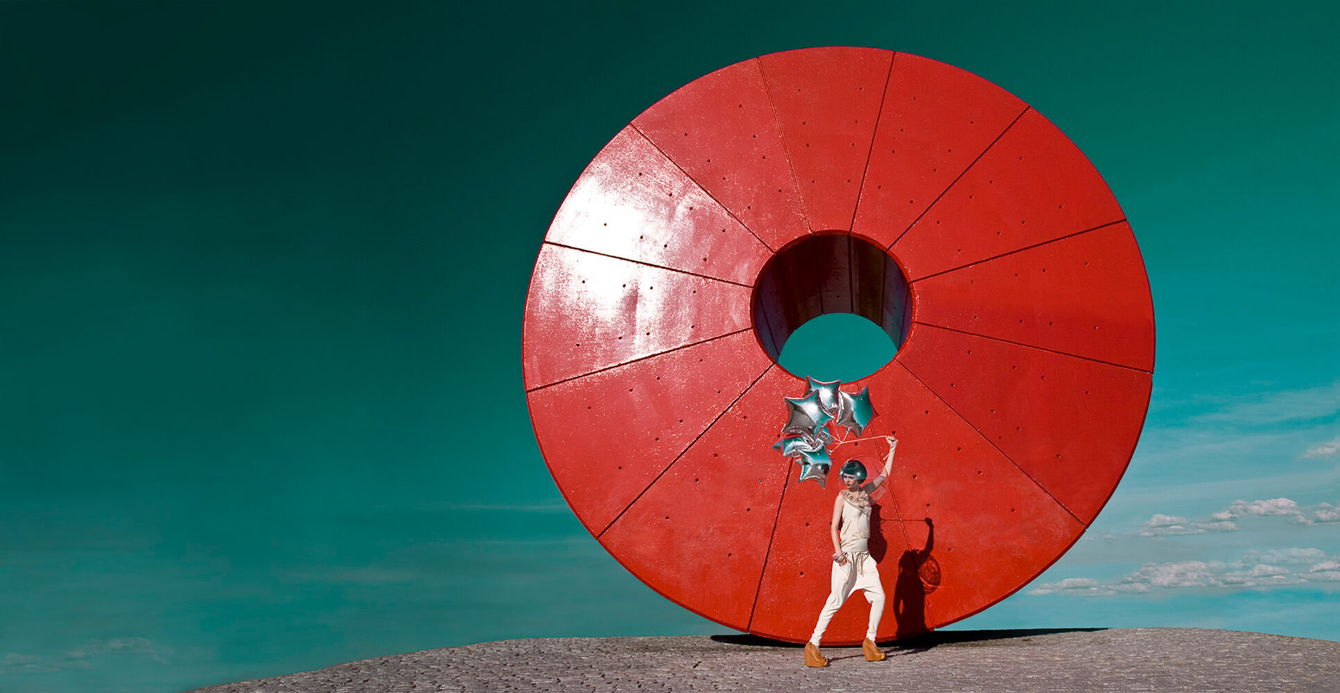Angel-Ruiz-Ruiz-Fashion-Photographer-Campaign-SS-2013-Divina-Providencia-Madrid-Futurist-Nude-Top-Pants-Balloon-1499x1000
